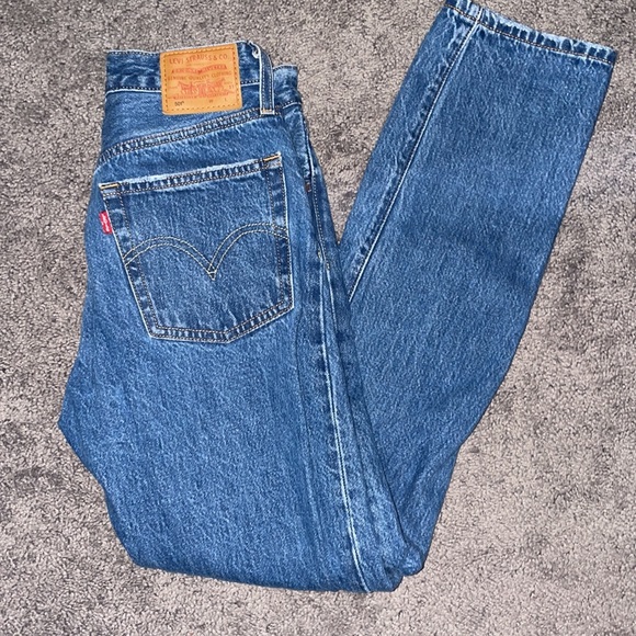 Levi’s 501 - Picture 2 of 3